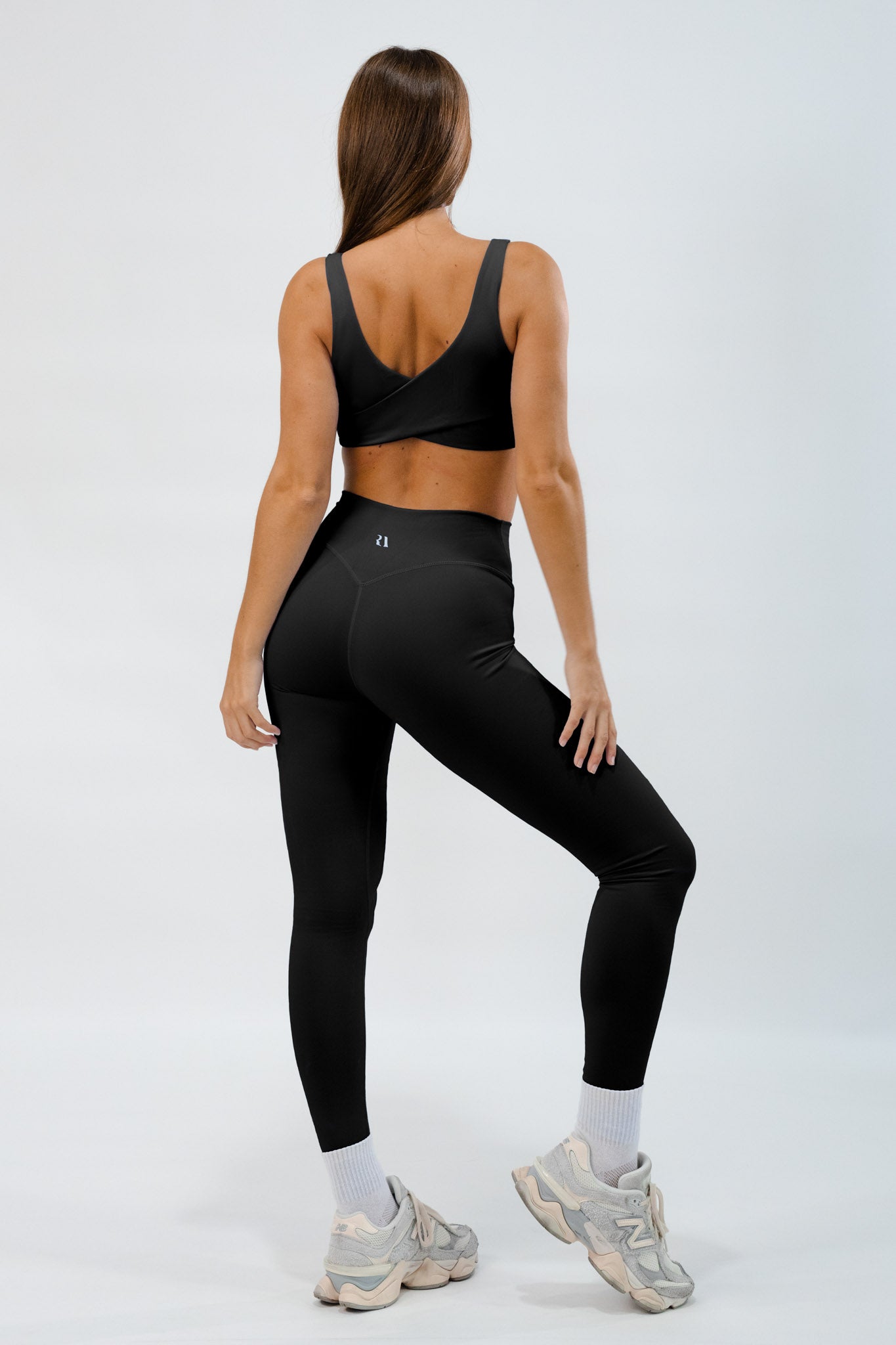 Leggings . BLACK - Rue Avenue Activewear