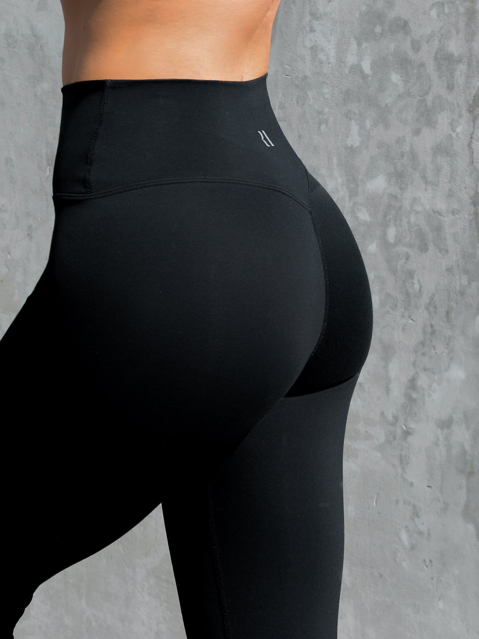 Leggings . BLACK - Rue Avenue Activewear
